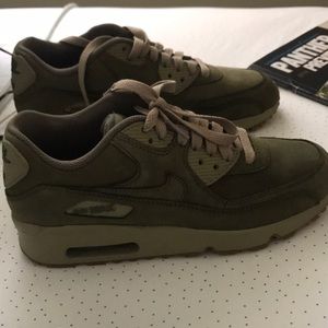 nike air military green